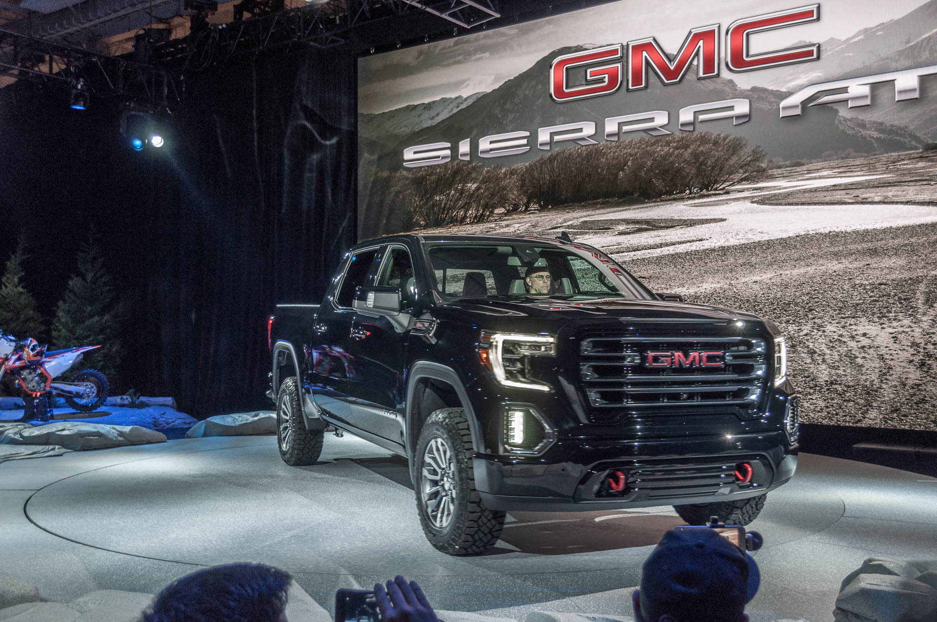 2022 gmc sierra 1500 at4 diesel price release date – gmc